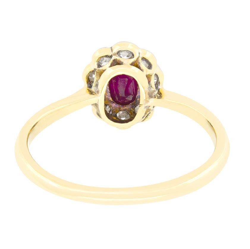 Edwardian 0.30ct Ruby and Diamond Cluster Ring, c.1910s In Good Condition For Sale In London, GB