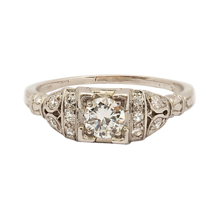 Edwardian 0.40 Carat Diamond Engagement Platinum Ring For Sale at 1stDibs
