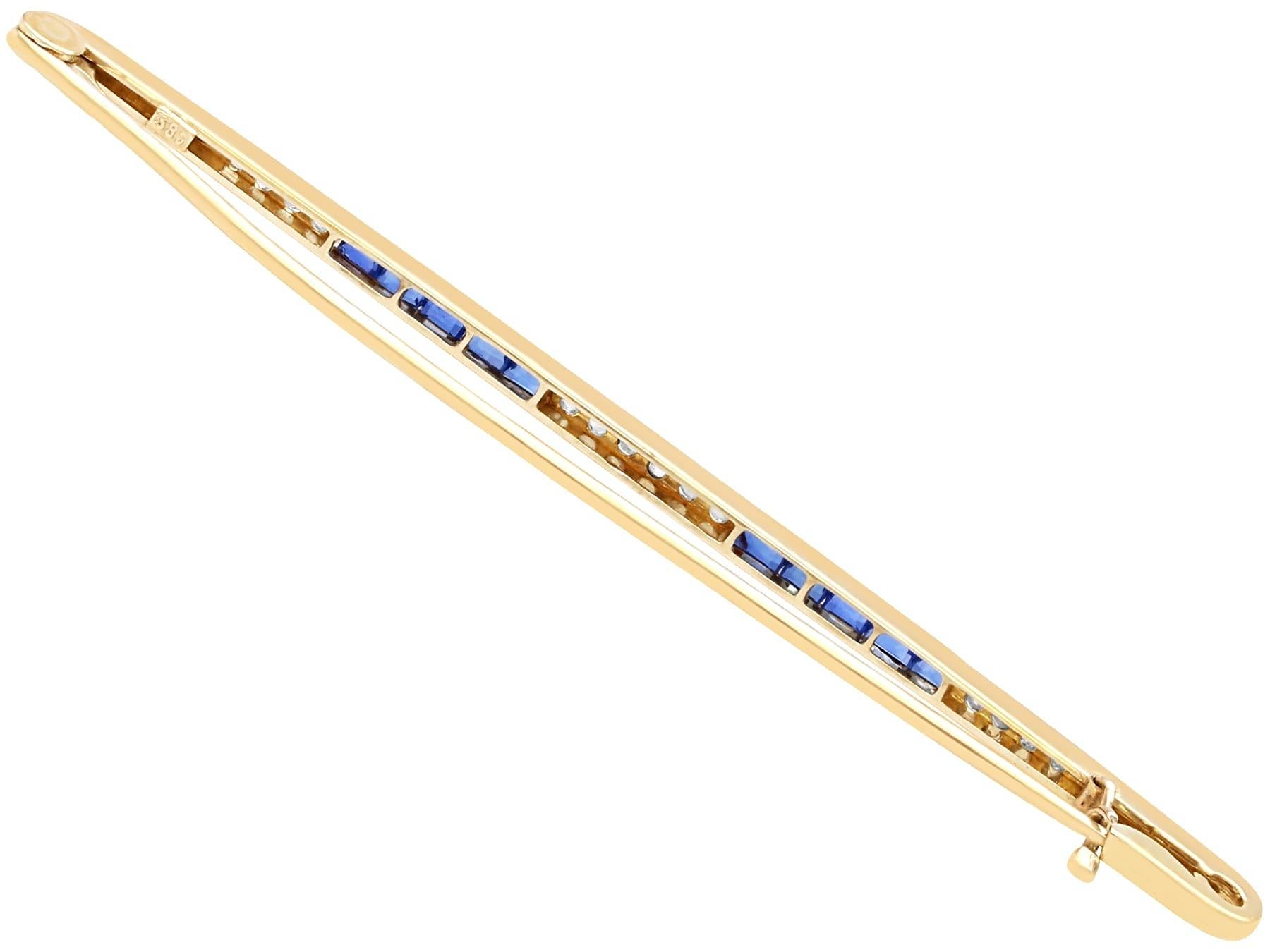 Women's or Men's Edwardian 0.40 Carat Sapphire and 0.19 Carat Diamond Yellow Gold Bar Brooch For Sale