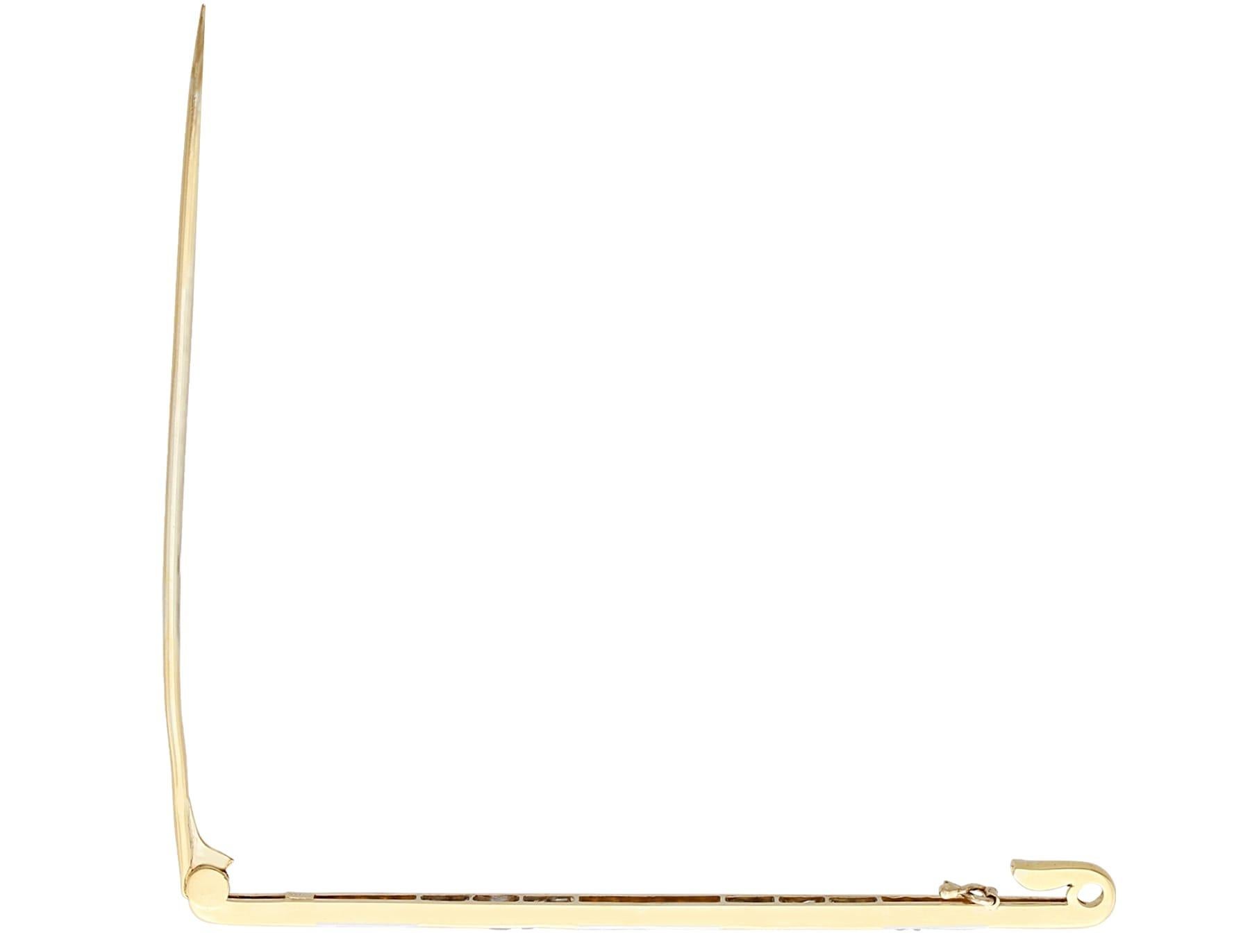 Edwardian 0.40 Carat Sapphire and 0.19 Carat Diamond Yellow Gold Bar Brooch For Sale 1