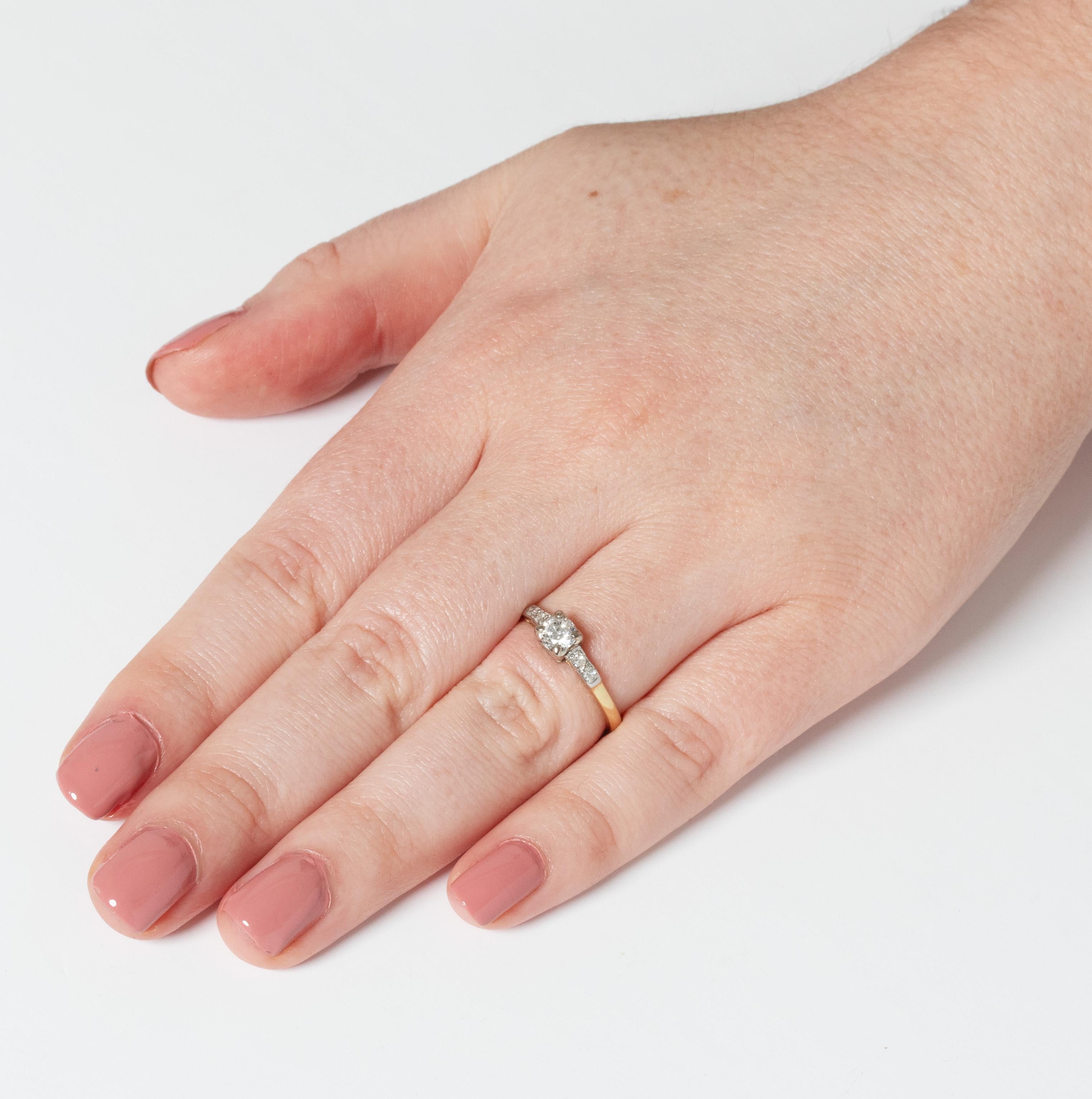 Anello con solitario di diamanti da 0,40 carati di epoca edoardiana, 1910 ca. In condizioni buone in vendita a London, GB
