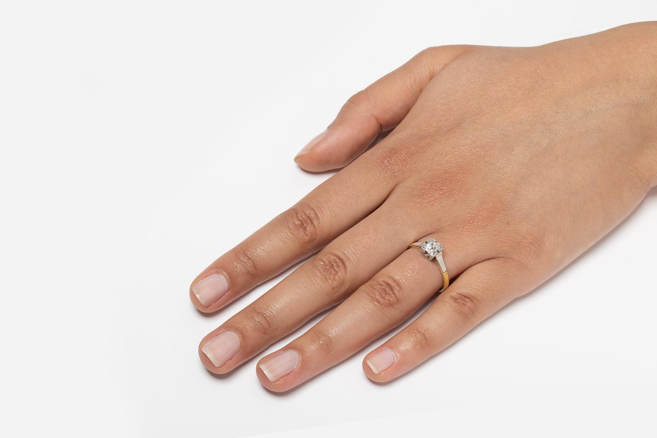 Bague de fiançailles édouardienne solitaire en diamant taille ancienne de 0,40 carat, c. 1910 Bon état - En vente à London, GB