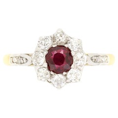 Anillo eduardiano con racimo de rubíes y diamantes de 0,40 ct, c.1910