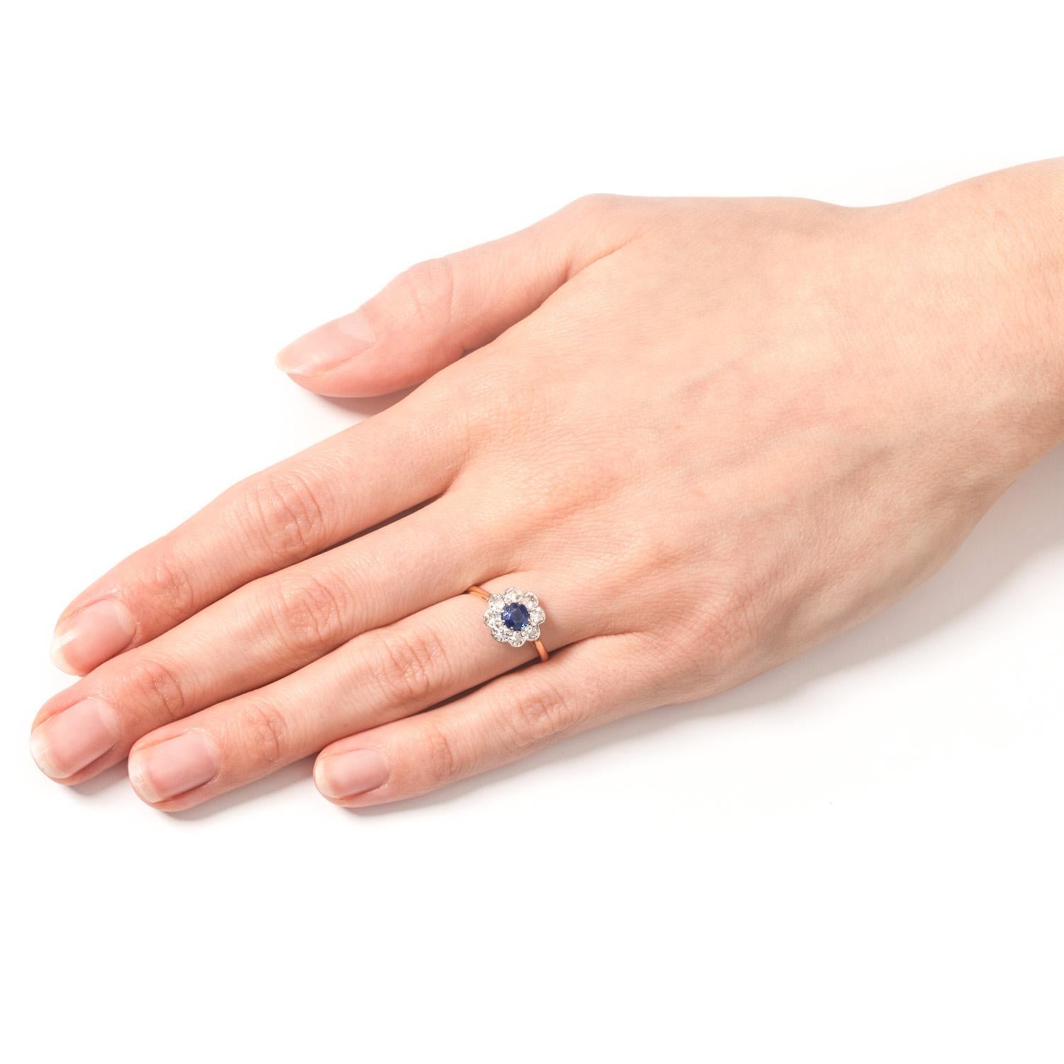 Edwardianischer 0,50 Karat Saphir- und Diamant-Cluster-Ring, ca. 1910er Jahre Damen im Angebot