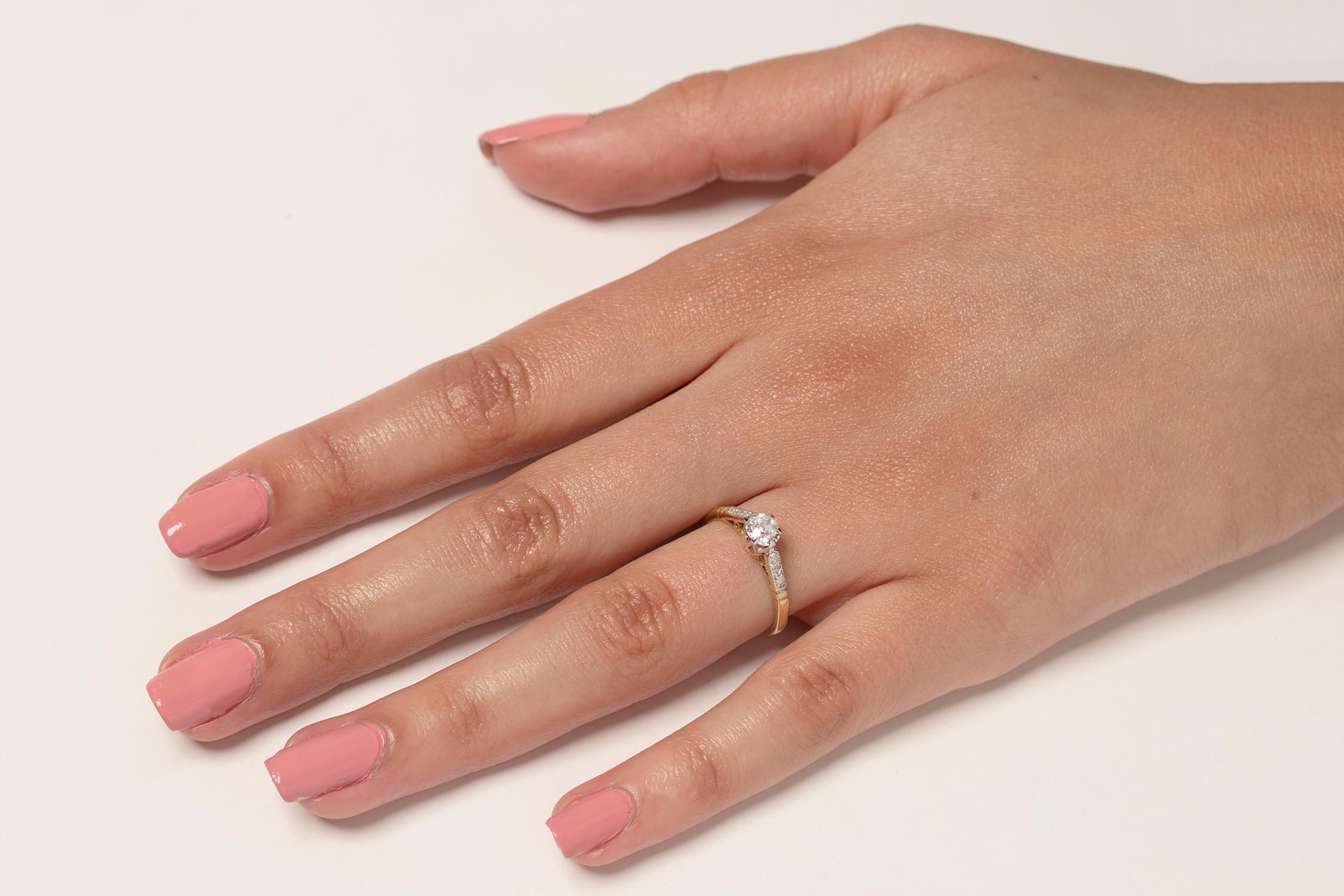 Women's or Men's Edwardian 0.52 Carat Diamond Solitaire Engagement Ring, circa 1910s For Sale