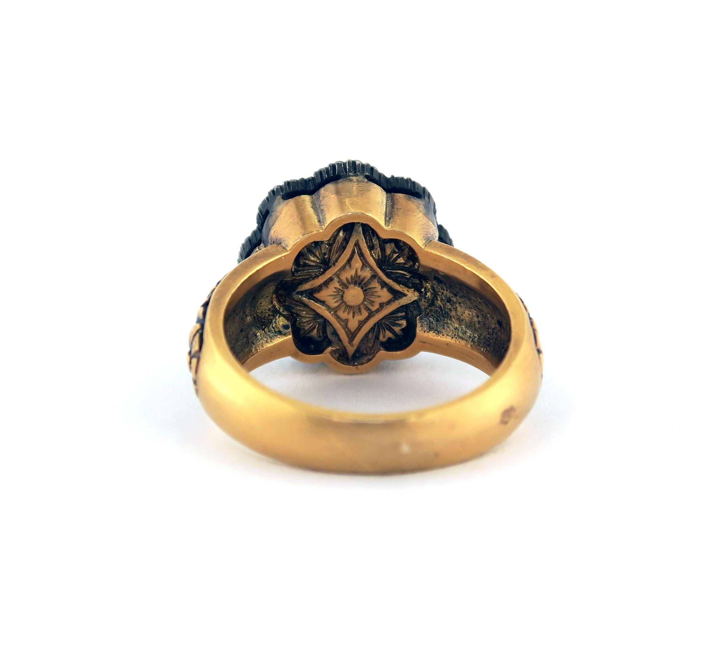 Women's or Men's Edwardian 0.56 CT Rose Cut Diamond Ring 18 Karat Yellow Gold For Sale