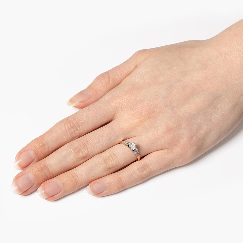 Taille vieille Europe Bague solitaire édouardienne en diamant 0,56 carat, c. 1910 en vente