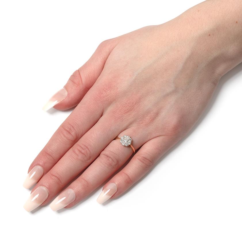 Women's Edwardian 0.60ct Diamond Cluster Ring, c.1910s