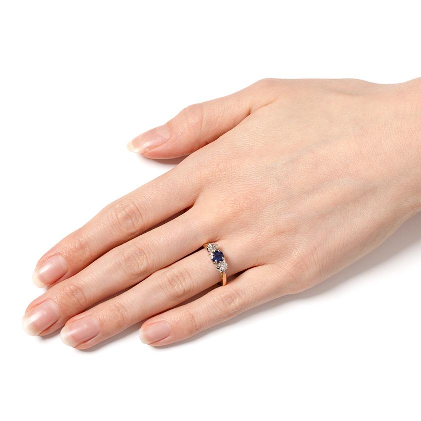 Women's or Men's Edwardian 0.60ct Sapphire and Diamond Trilogy Ring, c.1910s