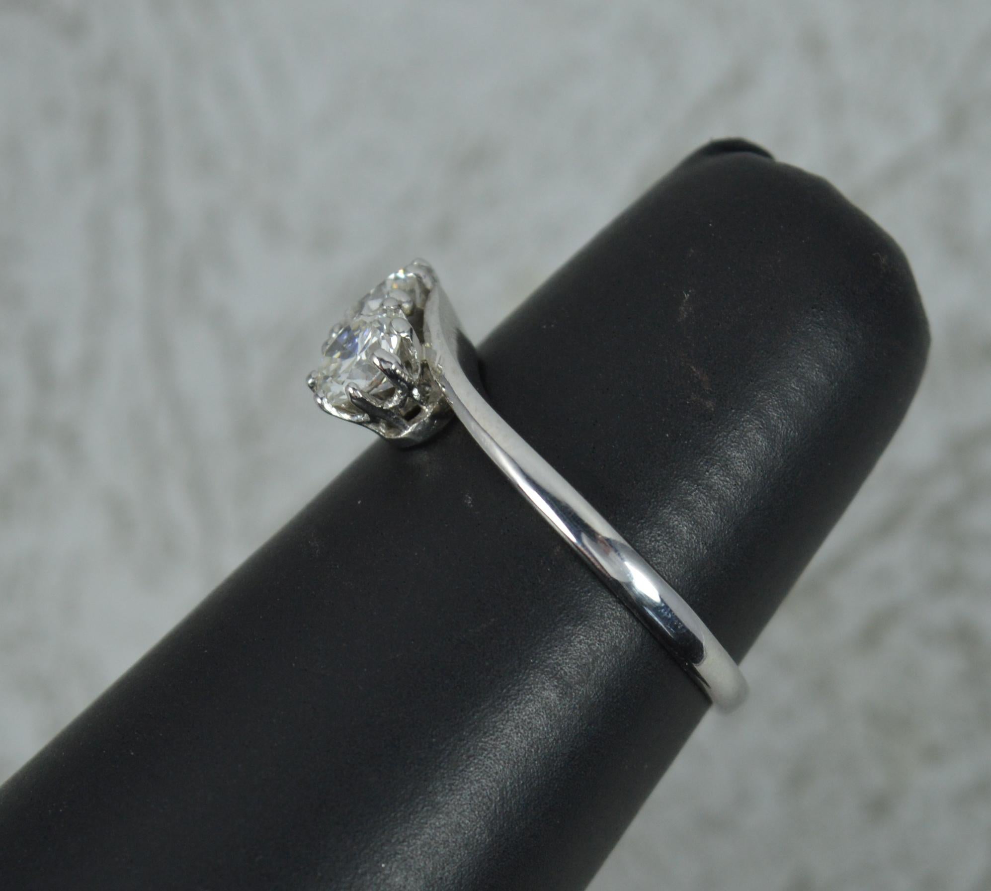 Edwardian 0.60 Carat VS1 Diamond and Platinum Toi Et Moi Engagement Ring 3