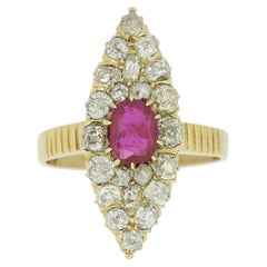 Anillo eduardiano de rubí birmano no calentado de 0,65 quilates y navette de diamantes