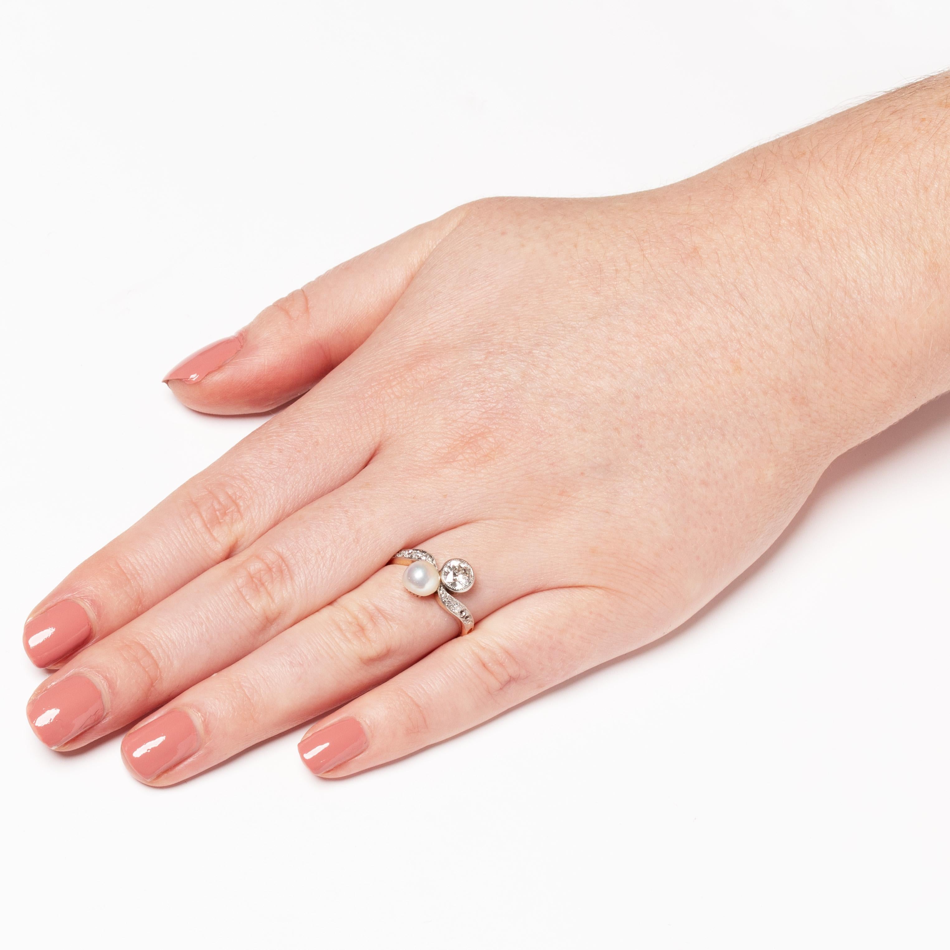 Anillo eduardiano de diamantes y perlas de 0,65 ct, c.1910 en Bueno estado para la venta en London, GB
