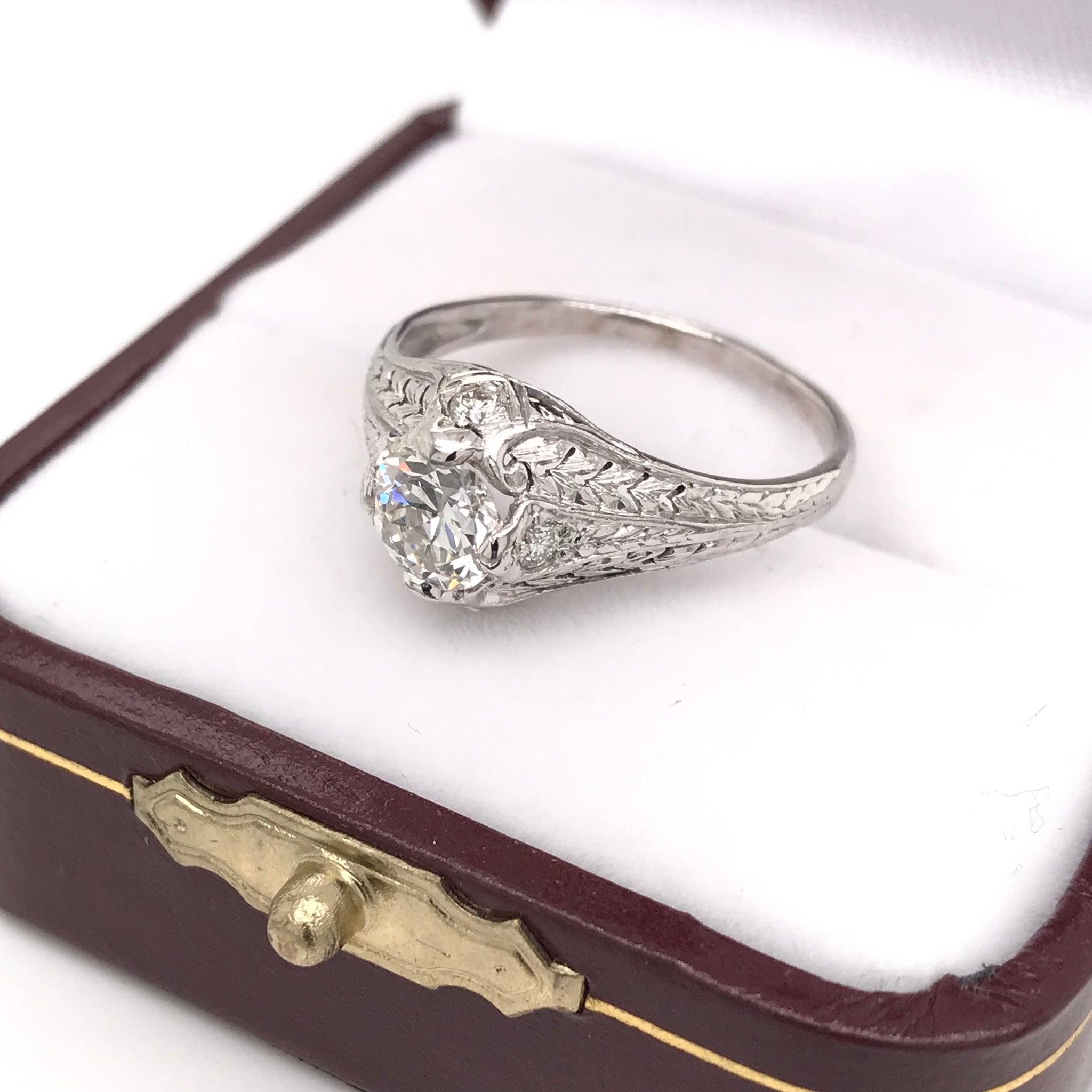 Solitär-Ring aus Platin mit 0,71 Karat Diamant und Platin im edwardianischen Stil im Angebot 2