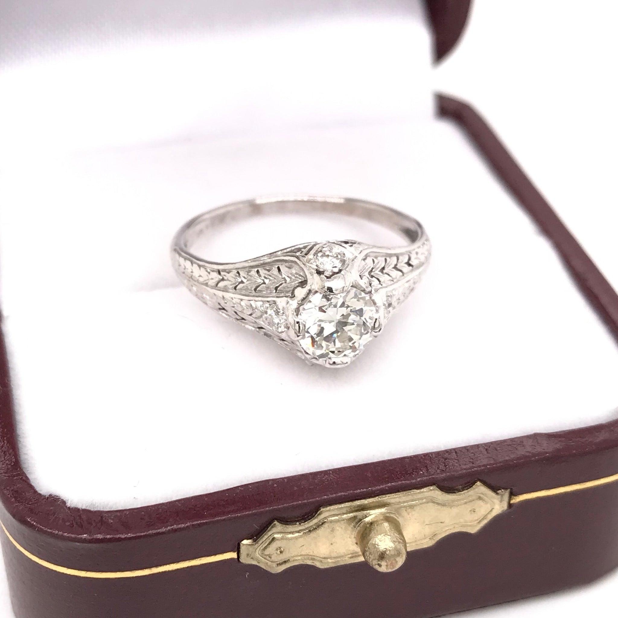 Solitär-Ring aus Platin mit 0,71 Karat Diamant und Platin im edwardianischen Stil im Angebot 3