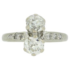 Edwardian 0,80 Karat Altschliff Diamant Zwei Stein Ring