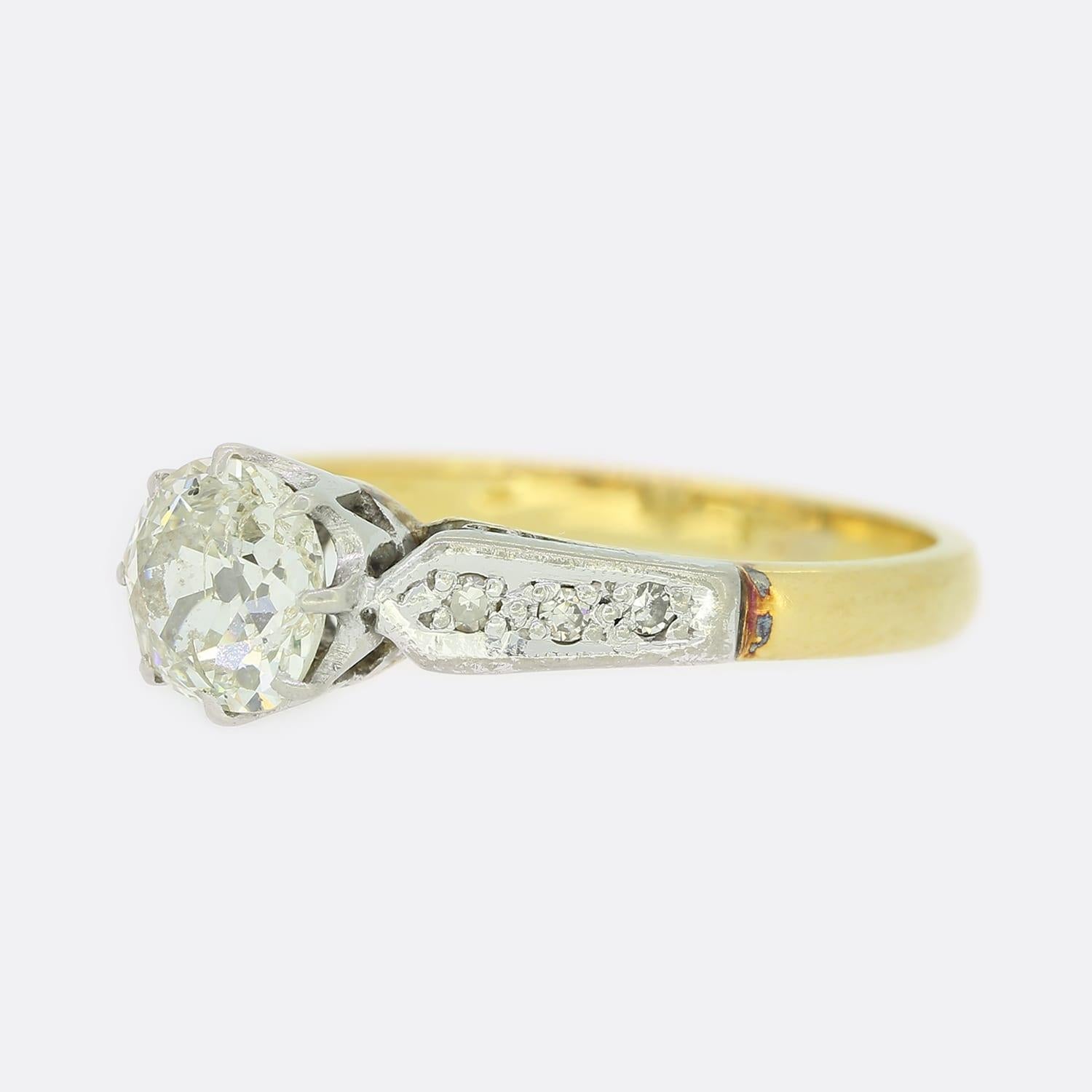 Taglio vecchia miniera Anello di fidanzamento solitario con diamante da 0.85 carati in stile edoardiano in vendita