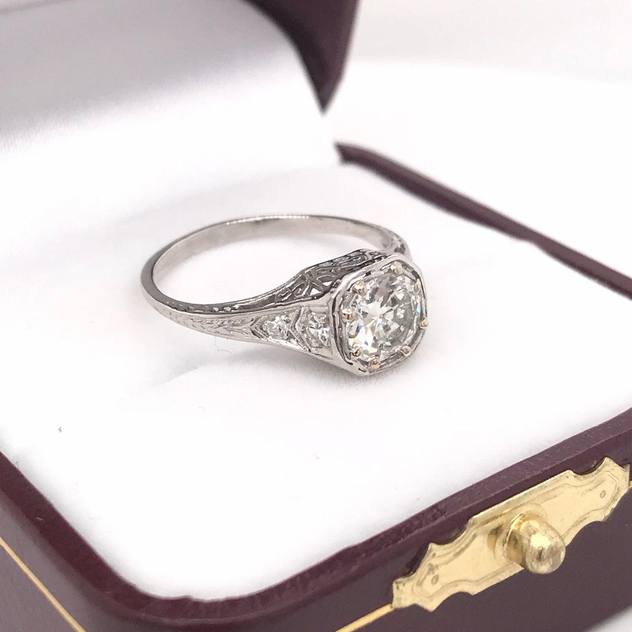 Bague de fiançailles édouardienne en platine avec diamant de 0,9 carat Pour femmes en vente