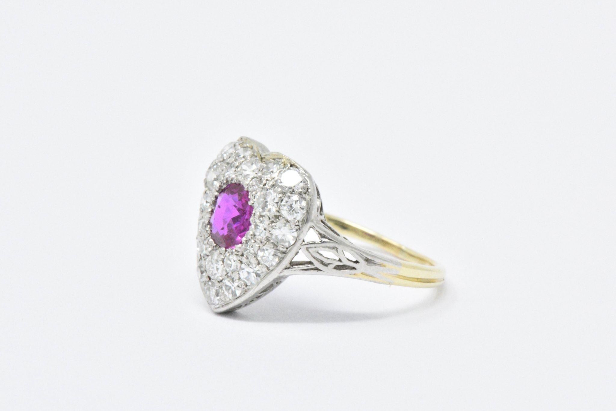 Edwardian Burma Ruby Diamond Platinum-Topped 14 Karat Gold Heart Ring In Good Condition In Philadelphia, PA