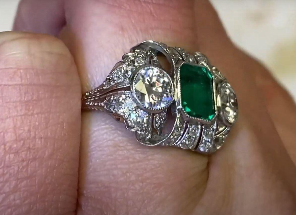 Edwardian 1.00 Carat Emerald-Cut Columbian Emerald Ring, H-I Color Diamonds For Sale 1