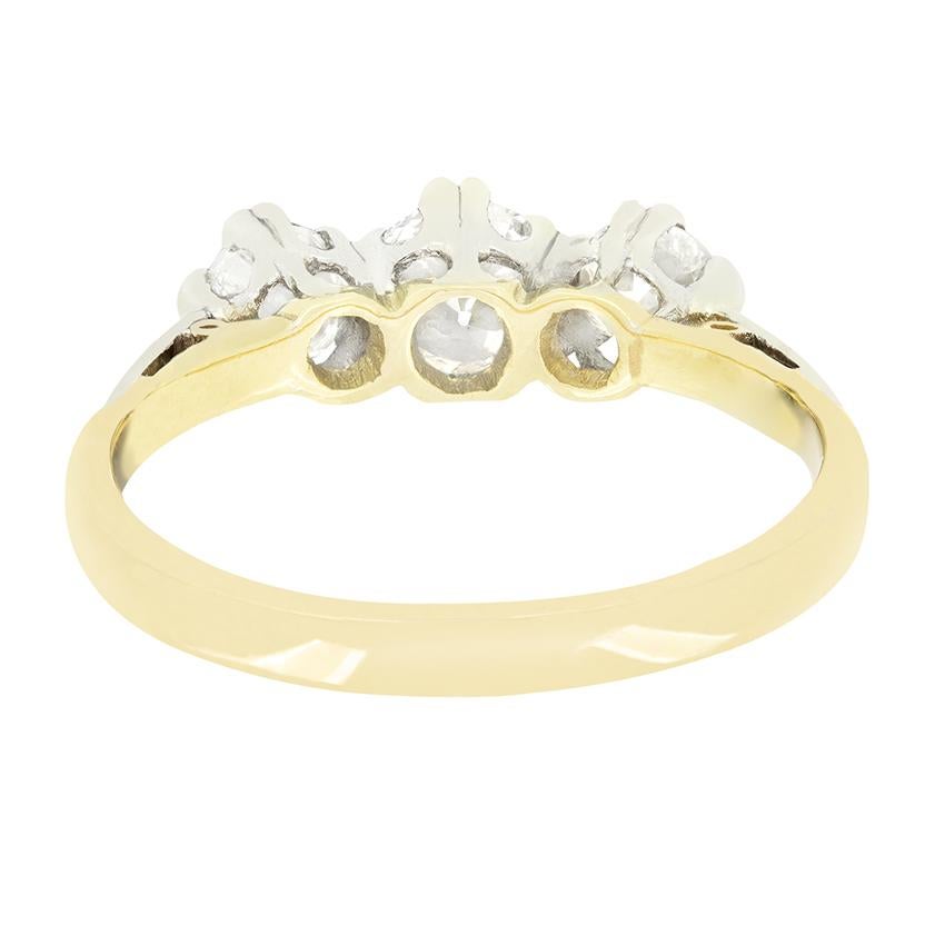 Edwardian 1.00ct Diamond Trilogy Ring, c.1910s In Good Condition For Sale In London, GB