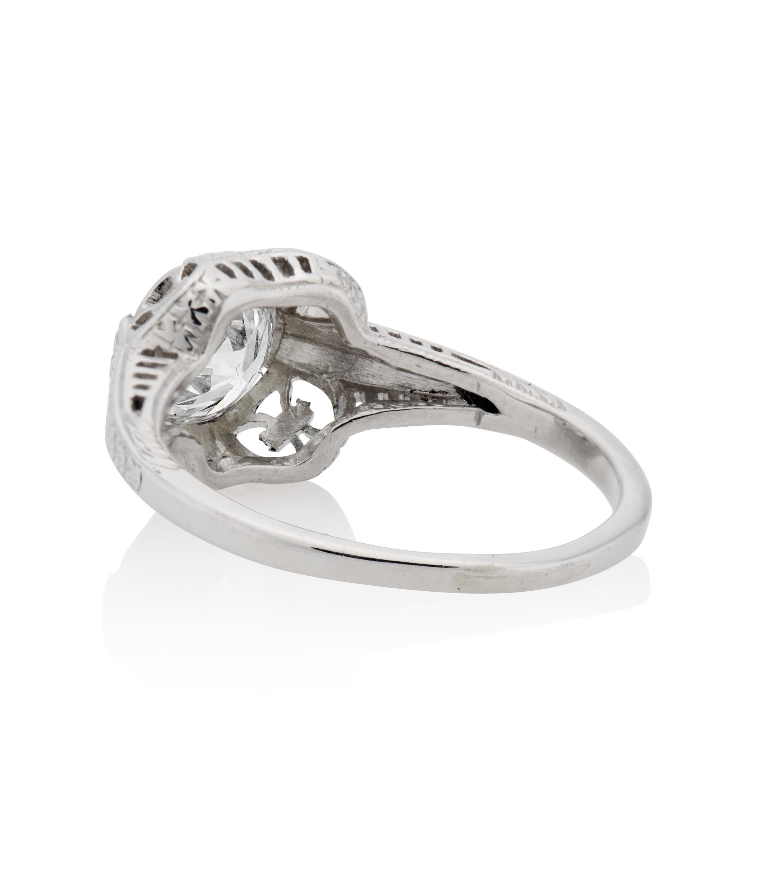 Edwardian 1.01 carat Old European Cut Diamond Platinum Antique Engagement Ring In Good Condition In New York, NY