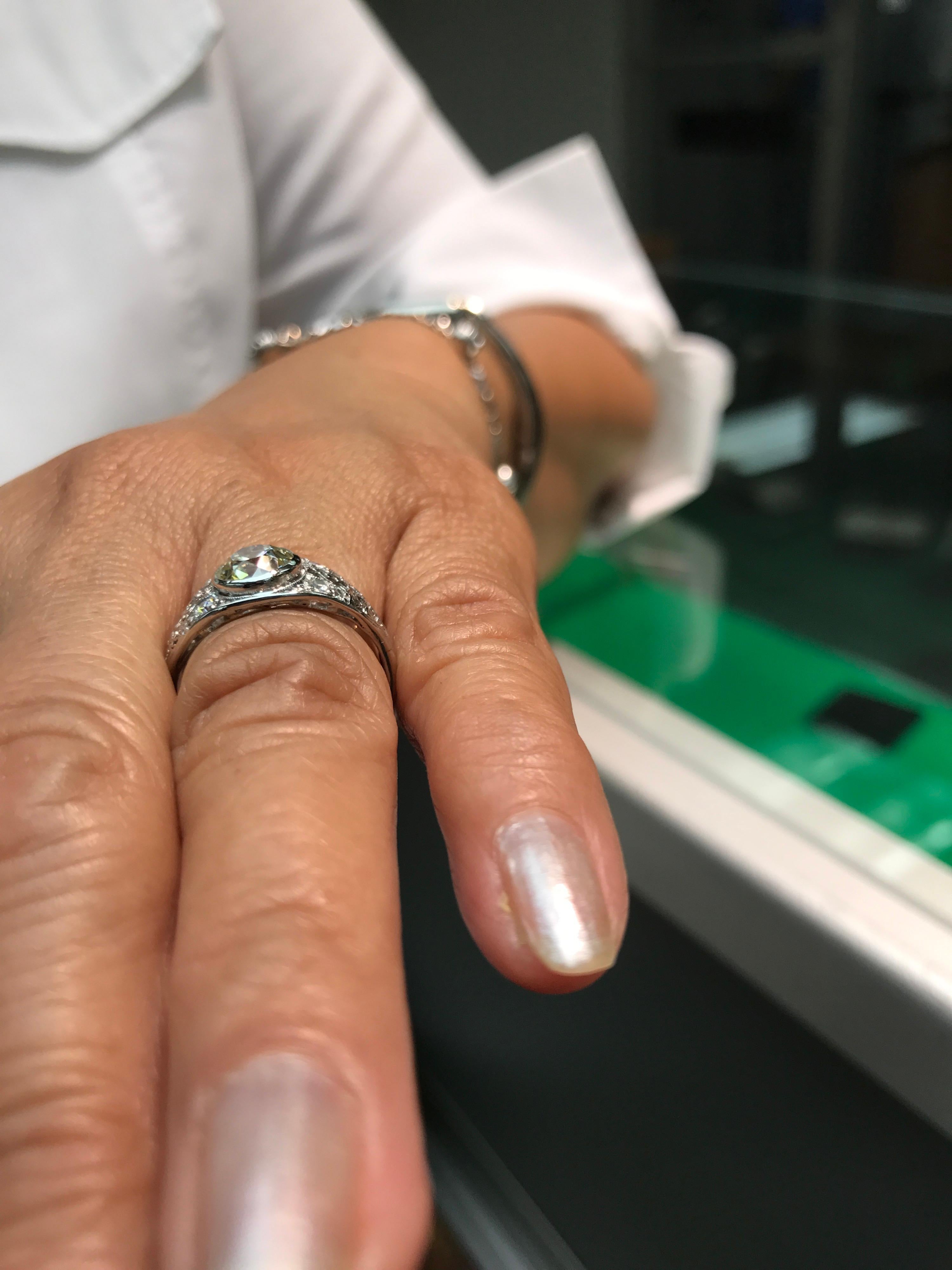 Edwardian 1.05 Carat Diamond Platinum Engagement Ring 2