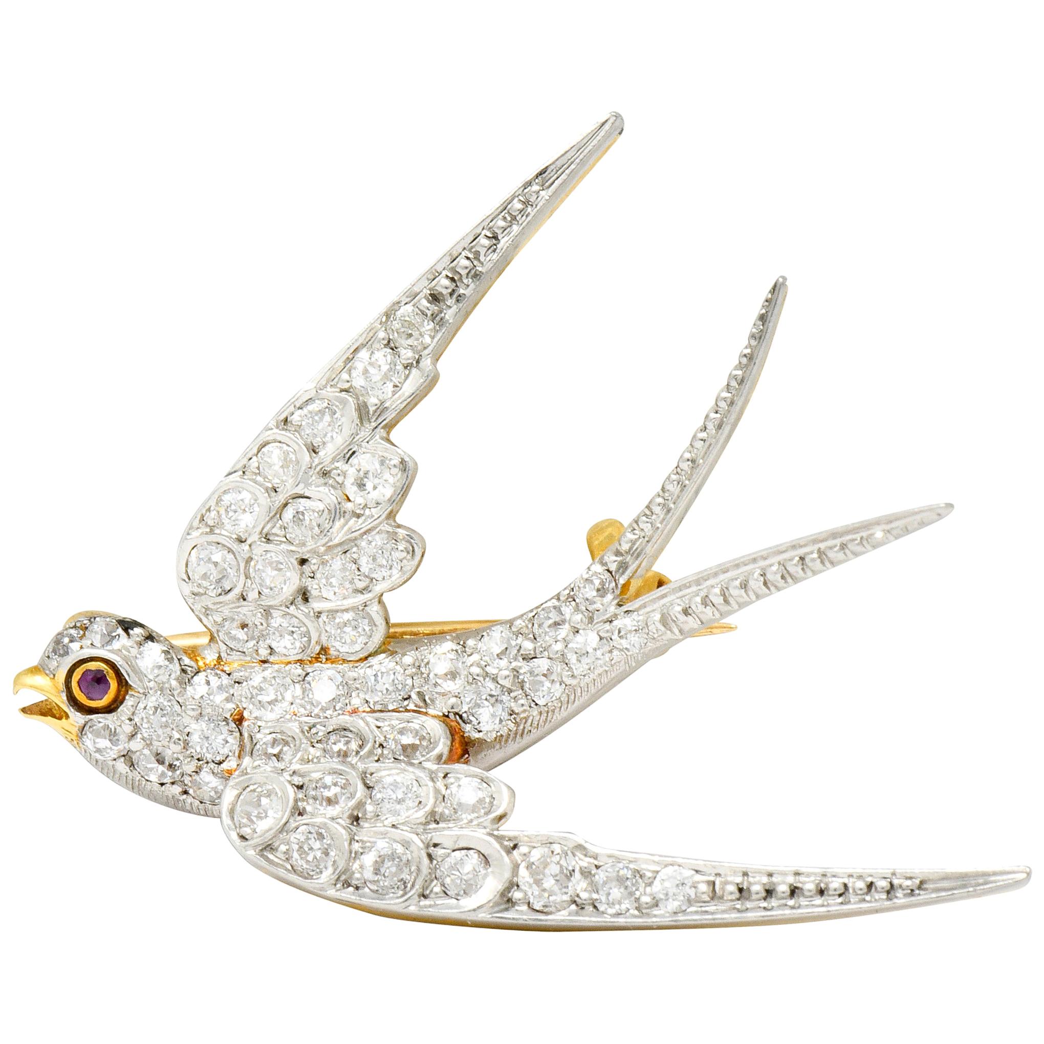 Edwardian 1.06 Carat Pave Diamond Platinum-Topped 18 Karat Gold Swallow Bird Pin