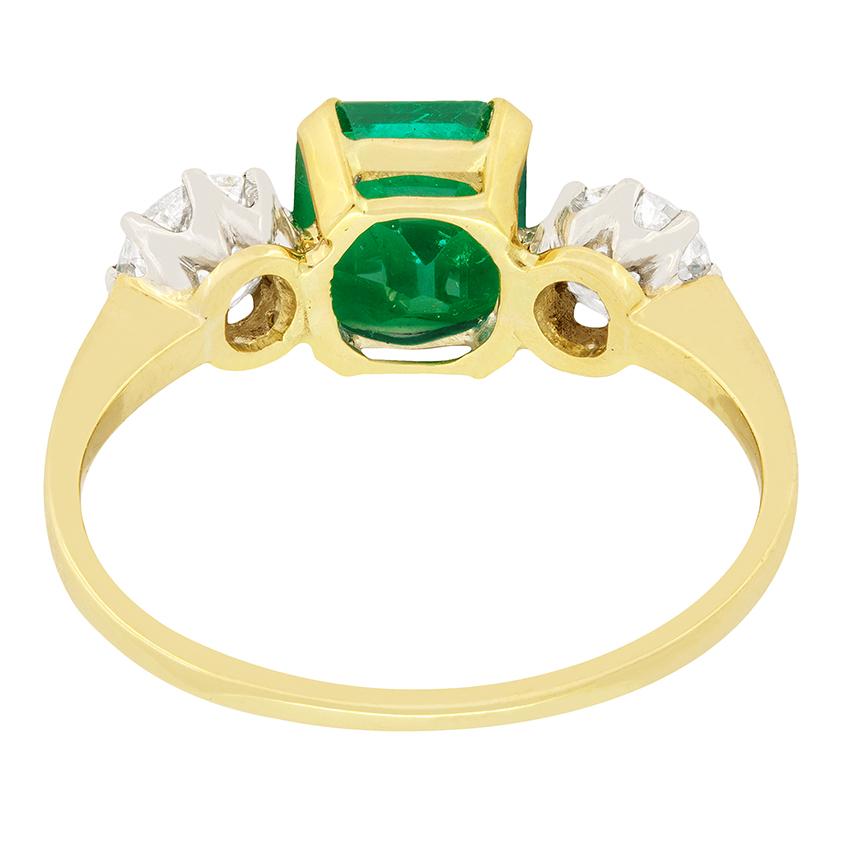 Edwardian 1.14ct Columbian Emerald & Diamond Three Stone Ring, c.1910s In Good Condition In London, GB