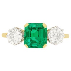 Edwardian 1.14ct Columbian Emerald & Diamond Three Stone Ring, c.1910s
