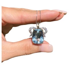 Edwardian 12 Karat Aquamarin Diamant Palladium auf Gold Anhänger Halskette