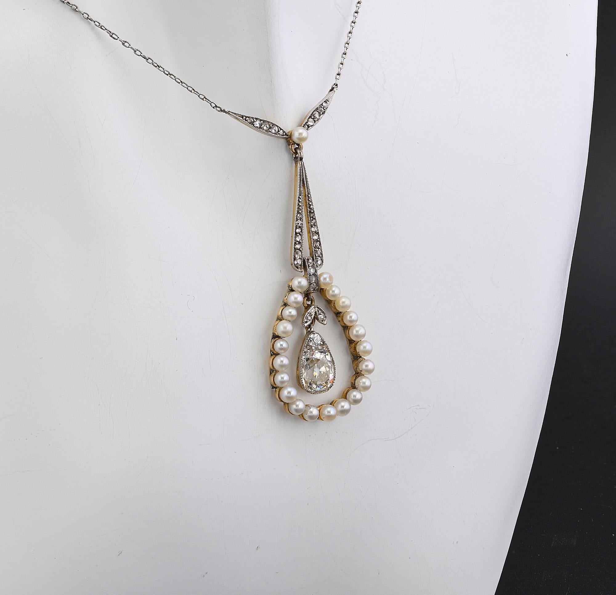 Edwardian 1.20 Ct Diamond Solitaire Natural Pearl Platinum /Gold Necklace In Good Condition For Sale In Napoli, IT