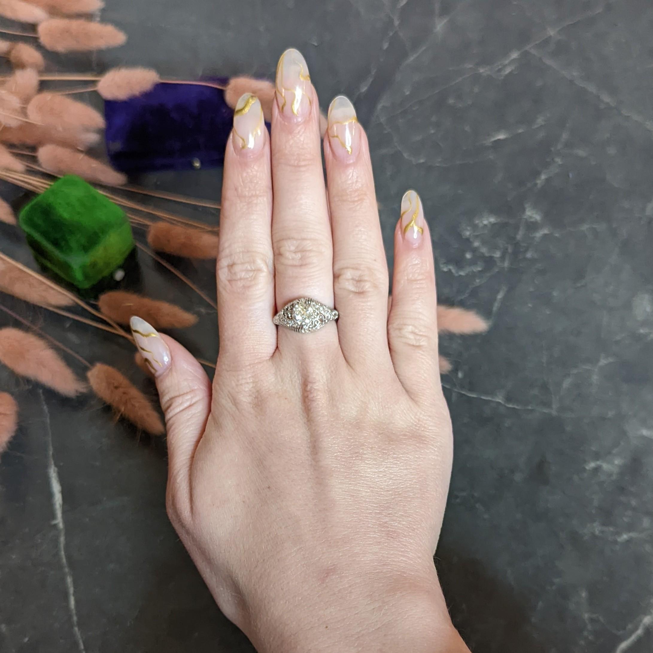 Verlobungsring mit Schnörkeln aus Platin mit 1,25 Karat Diamant im alten Minenschliff im Edwardianischen Stil im Angebot 5