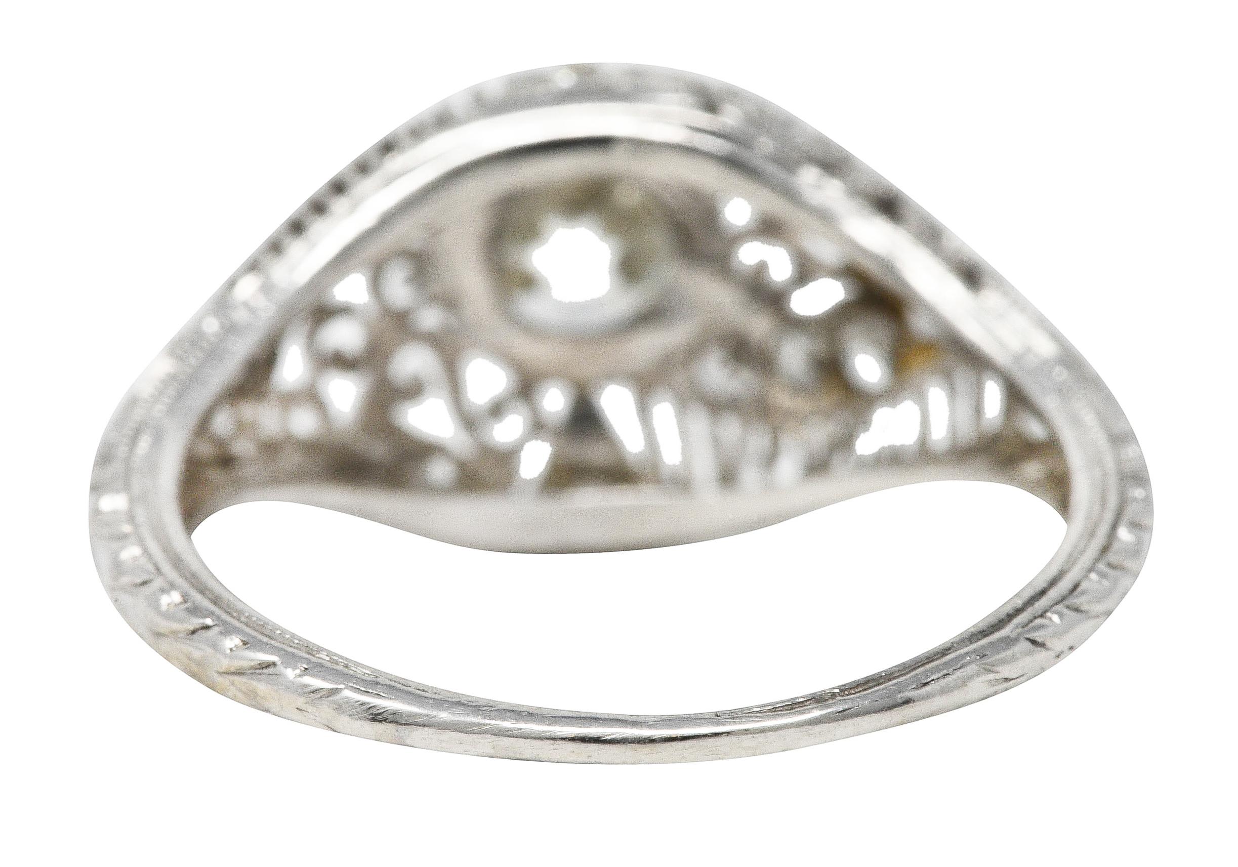 Taille vieille mine Bague de fiançailles édouardienne à volutes en platine avec diamant taille vieille mine de 1,25 carat en vente