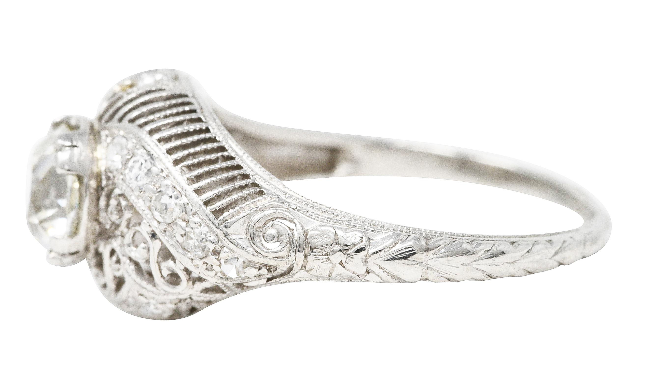 Verlobungsring mit Schnörkeln aus Platin mit 1,25 Karat Diamant im alten Minenschliff im Edwardianischen Stil für Damen oder Herren im Angebot
