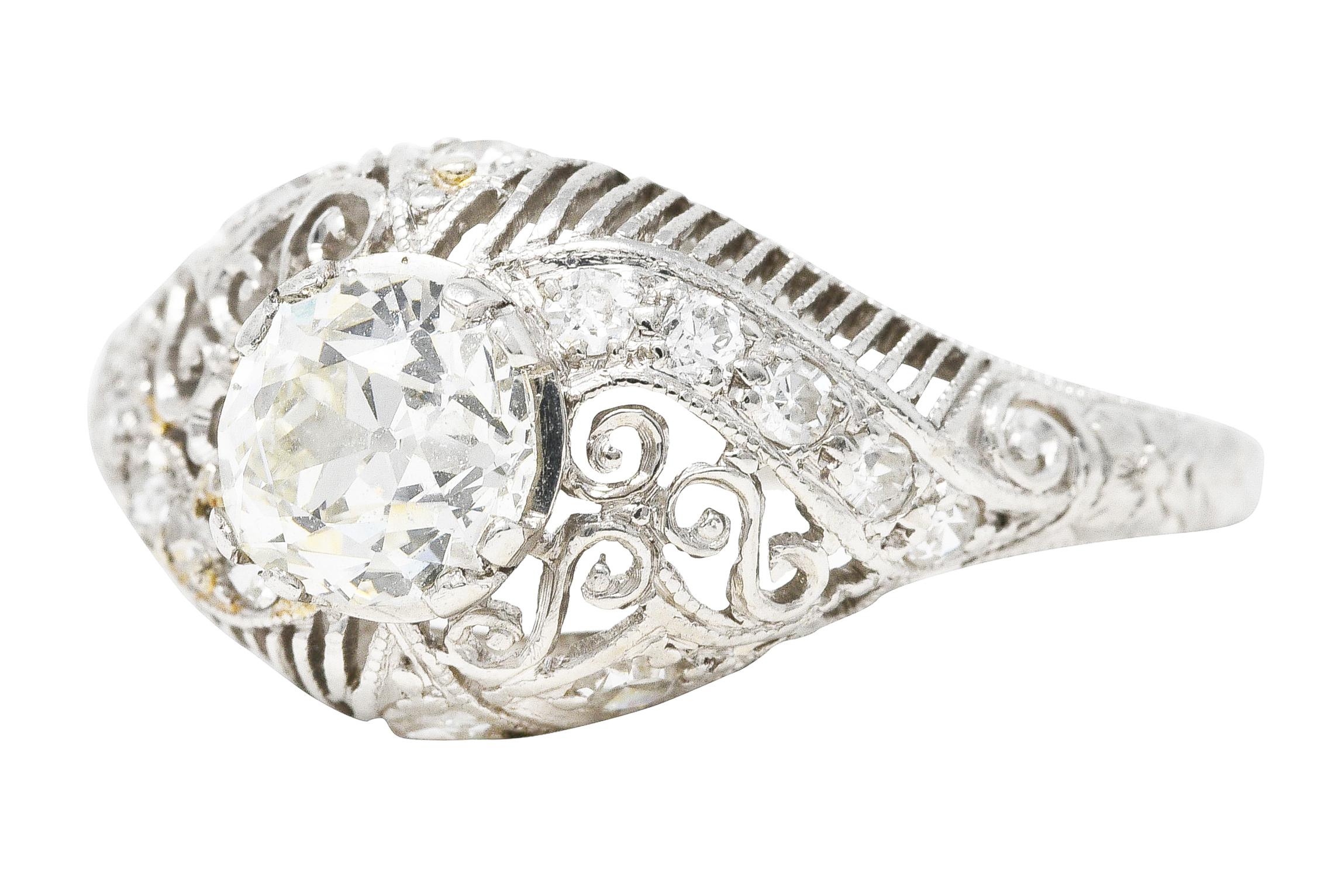 Verlobungsring mit Schnörkeln aus Platin mit 1,25 Karat Diamant im alten Minenschliff im Edwardianischen Stil im Angebot 1