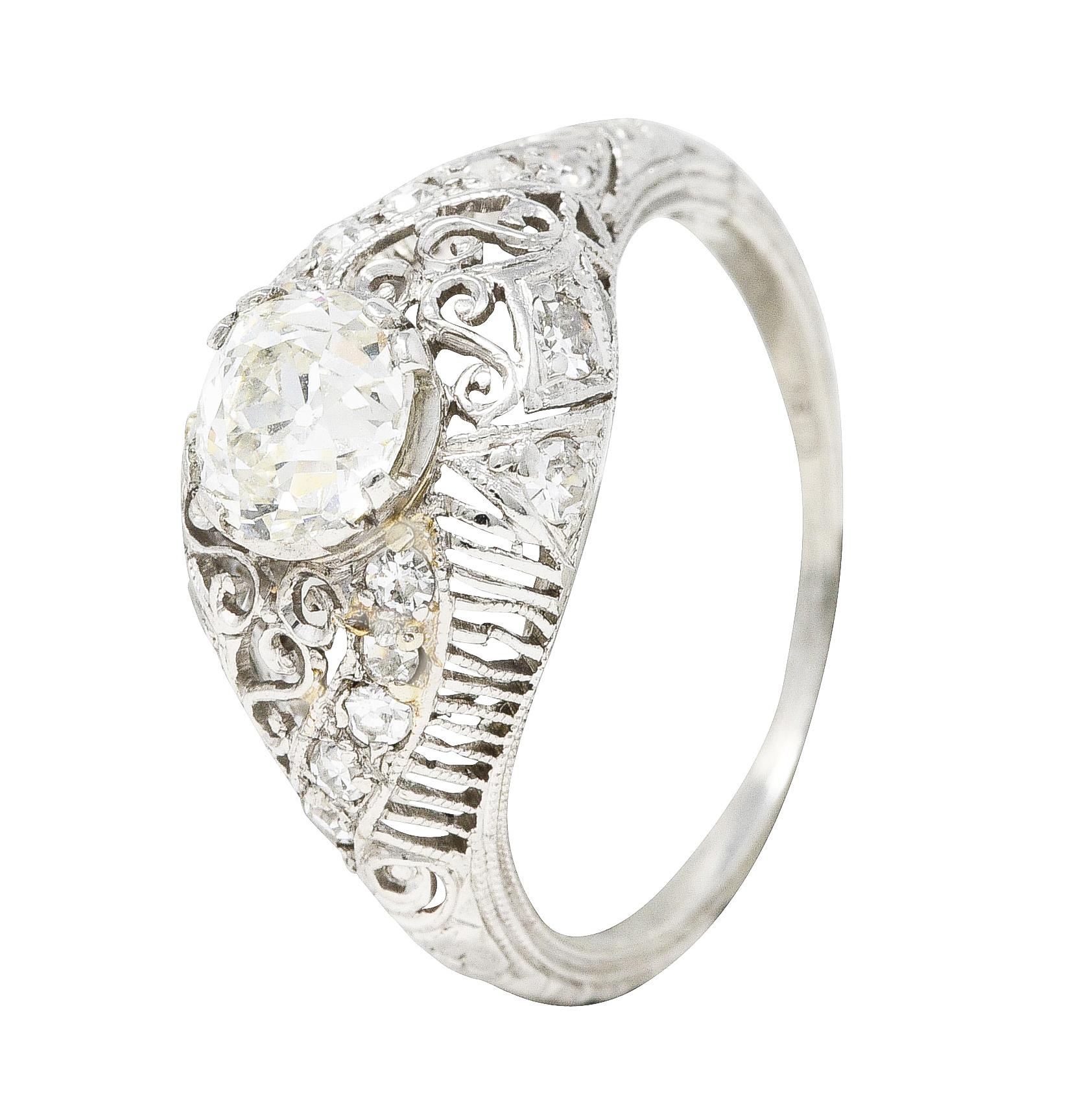 Verlobungsring mit Schnörkeln aus Platin mit 1,25 Karat Diamant im alten Minenschliff im Edwardianischen Stil im Angebot 4