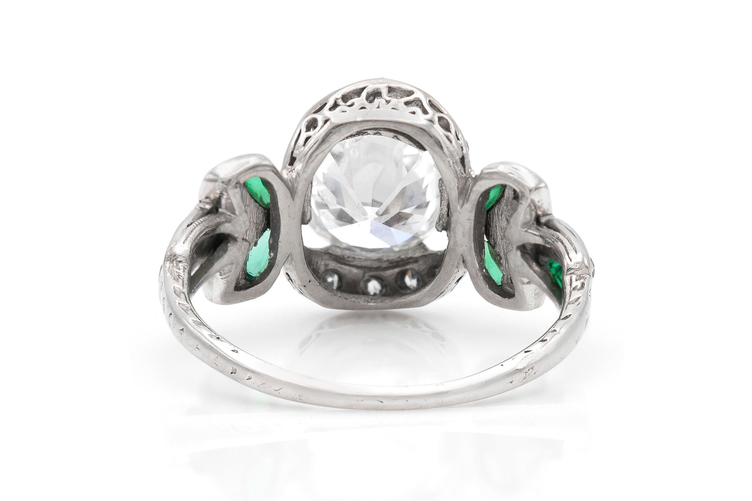 Edwardian 1.30 Carat Old European Cut Diamond Ring with Emeralds In Good Condition For Sale In New York, NY