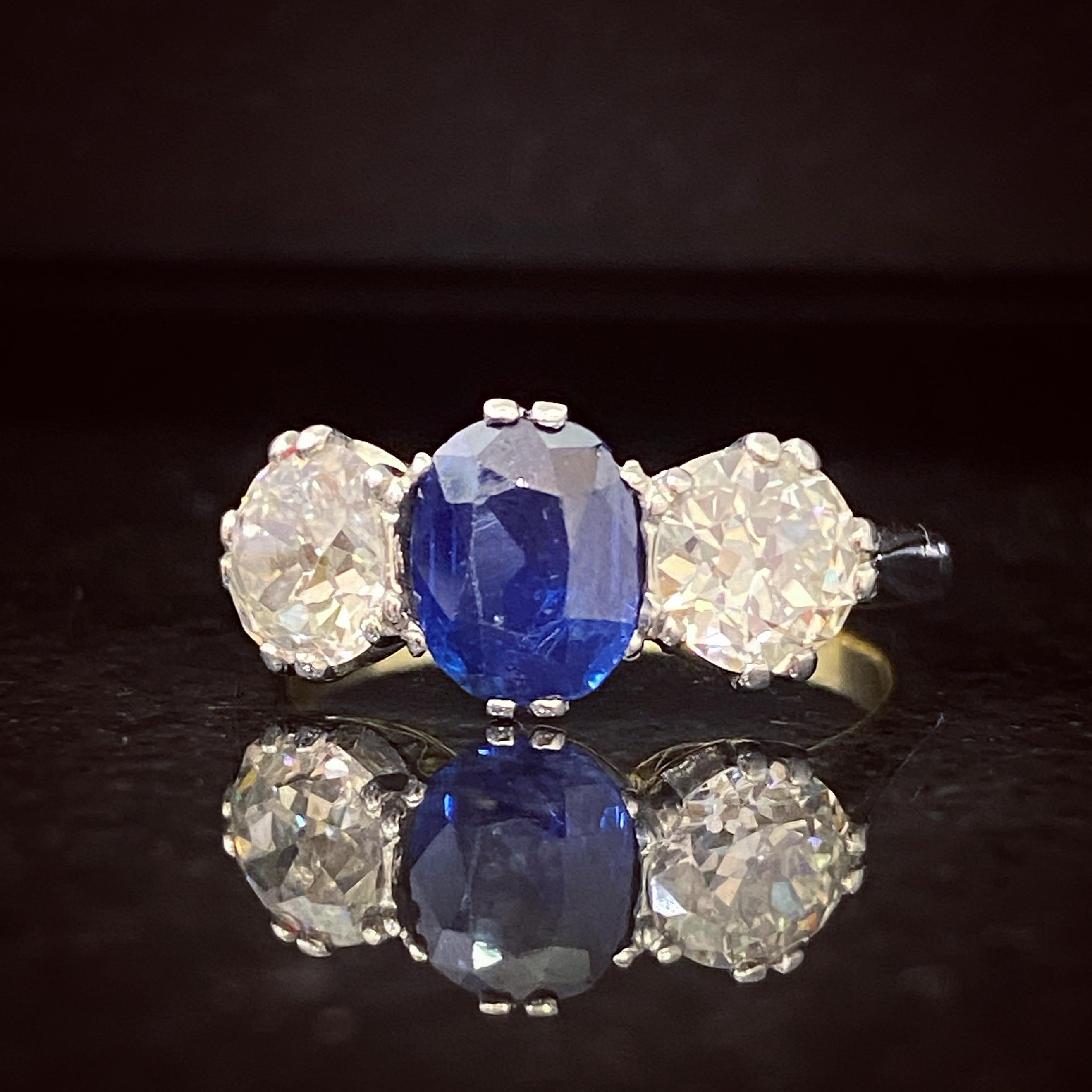 Edwardian 1.30 Carat Sapphire and Diamond Three Stone Ring, circa 1910s For Sale 1