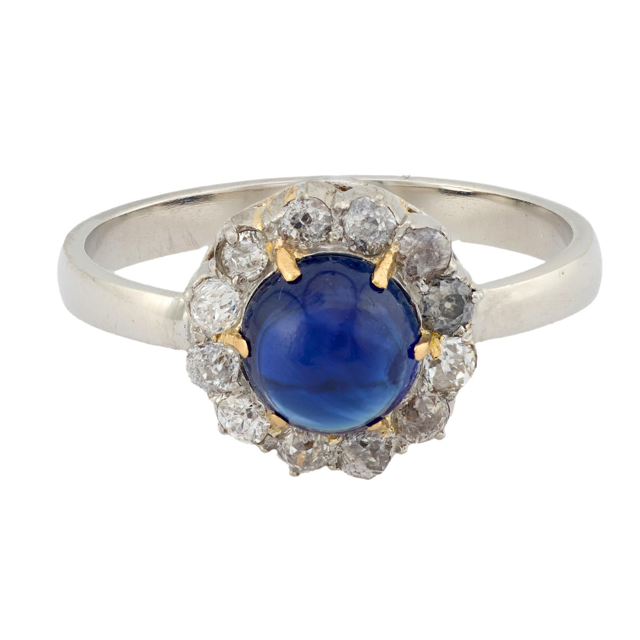 Edwardian 1,30 Karat Saphir Diamant Platin Cluster Ring (Cabochon) im Angebot