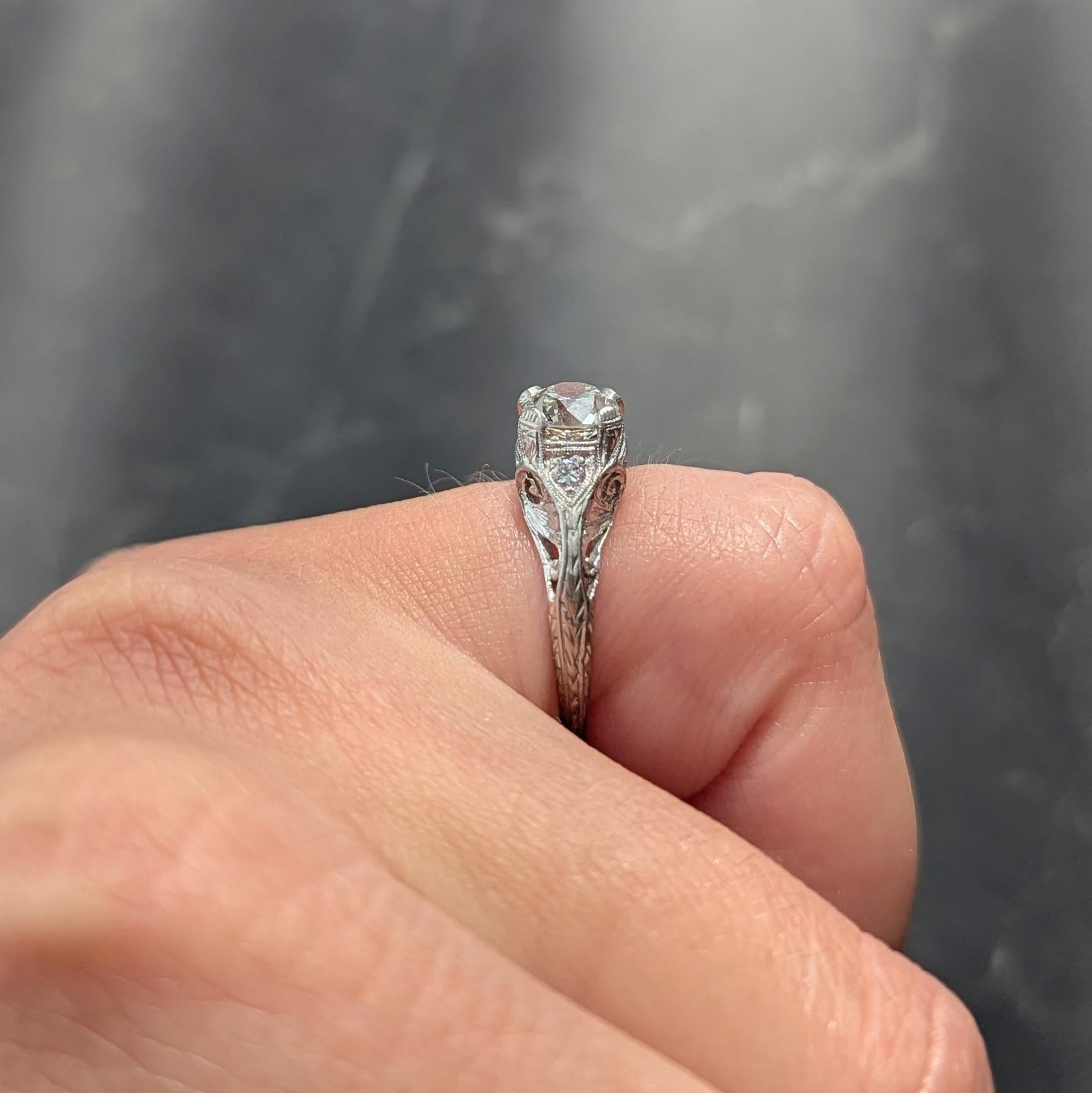 Bague de fiançailles Edwardienne 1.30 CTW Old European Diamond Platinum Antique Foliate en vente 5