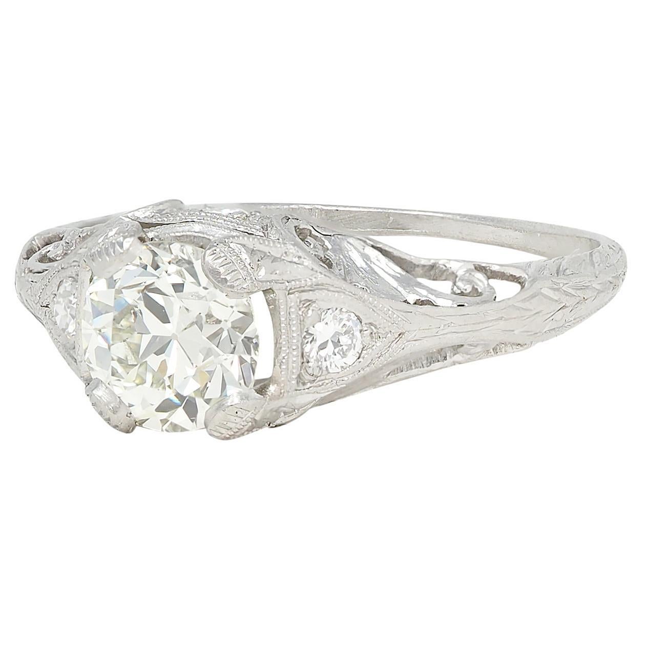 Bague de fiançailles Edwardienne 1.30 CTW Old European Diamond Platinum Antique Foliate en vente 1