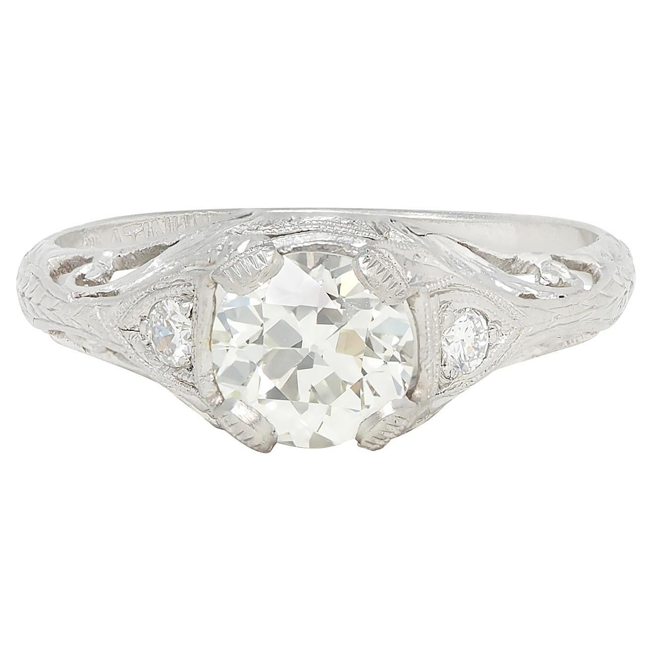 Bague de fiançailles Edwardienne 1.30 CTW Old European Diamond Platinum Antique Foliate en vente