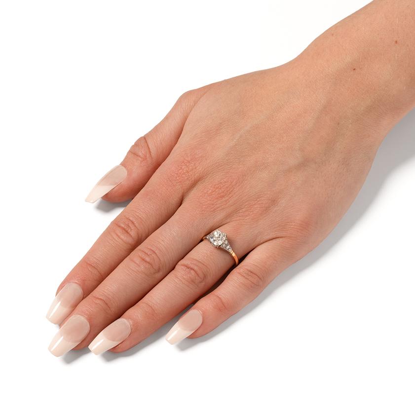 Women's or Men's Edwardian 1.30ct Diamond Solitaire Ring, c.1910s For Sale