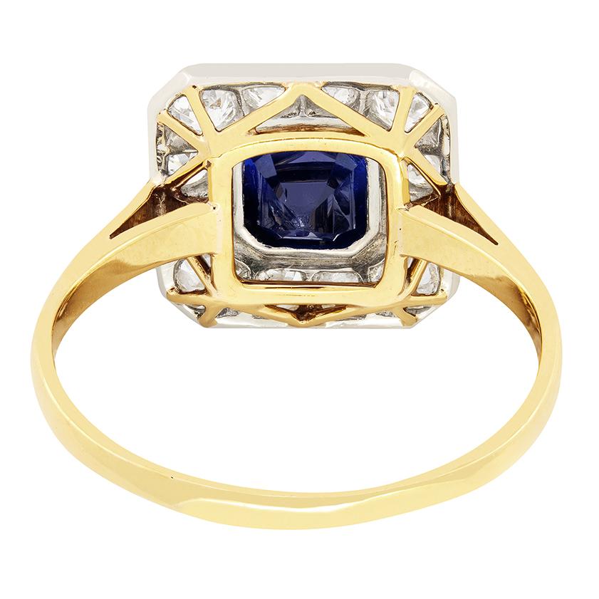 Edwardian 1.30ct Sapphire and Diamond Cluster Ring, c.1910s In Good Condition For Sale In London, GB