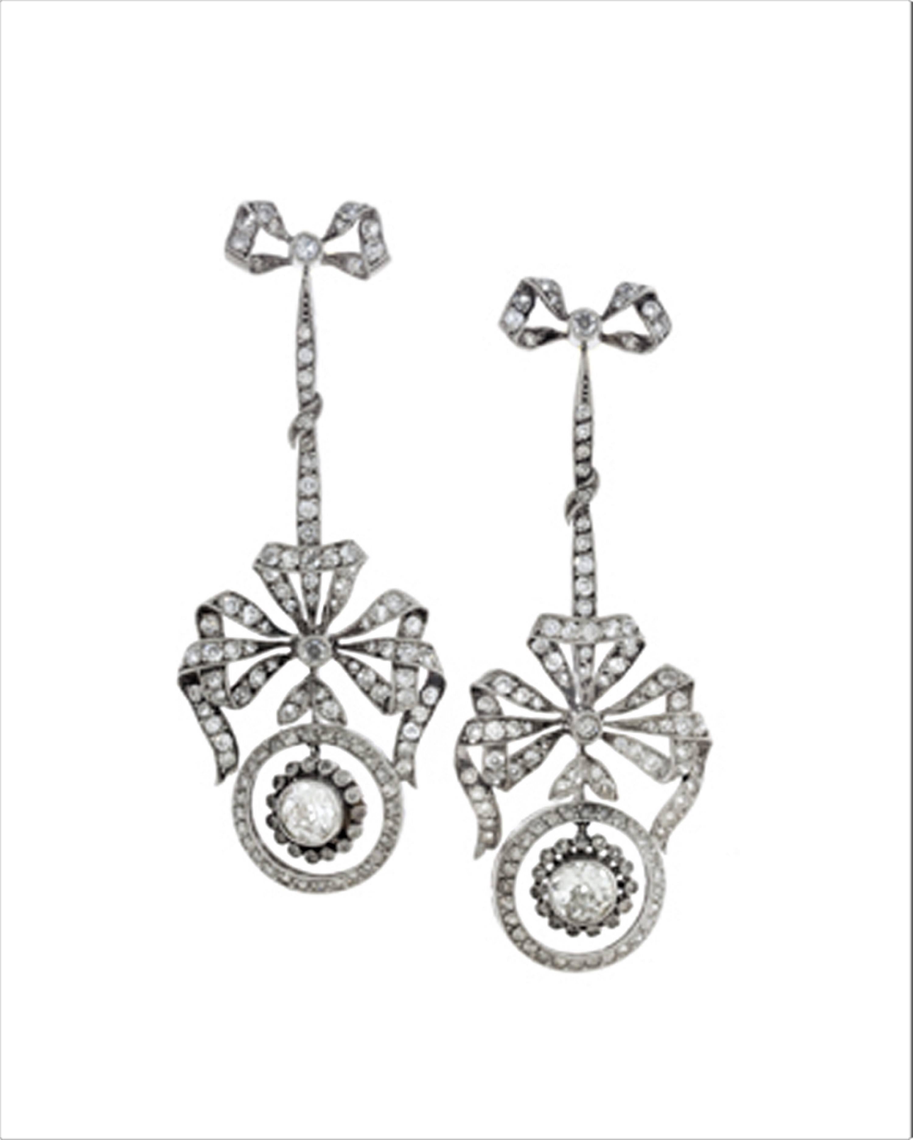 Edwardian 13.40 Carat Diamond Platinum Necklace and Earrings Suite For Sale 2