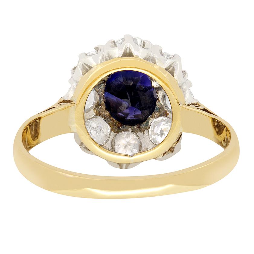 Edwardian 1.35ct Sapphire and Diamond Cluster Ring, c.1910s In Good Condition For Sale In London, GB