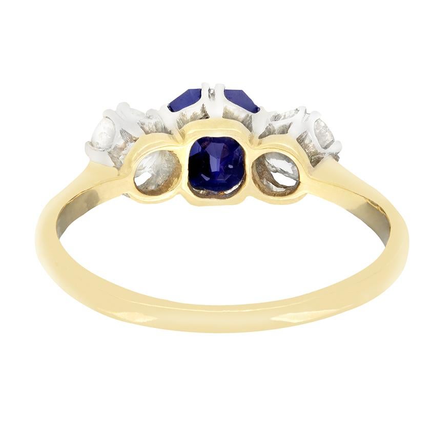 Edwardian 1.35ct Sapphire and Diamond Trilogy Ring, c.1910s In Good Condition For Sale In London, GB