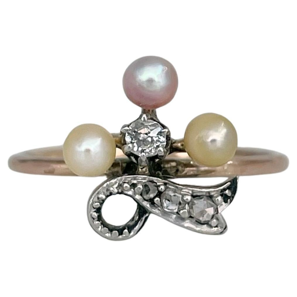 Anillo eduardiano de oro de 14 quilates con perla y diamante talla antigua Trébol en venta