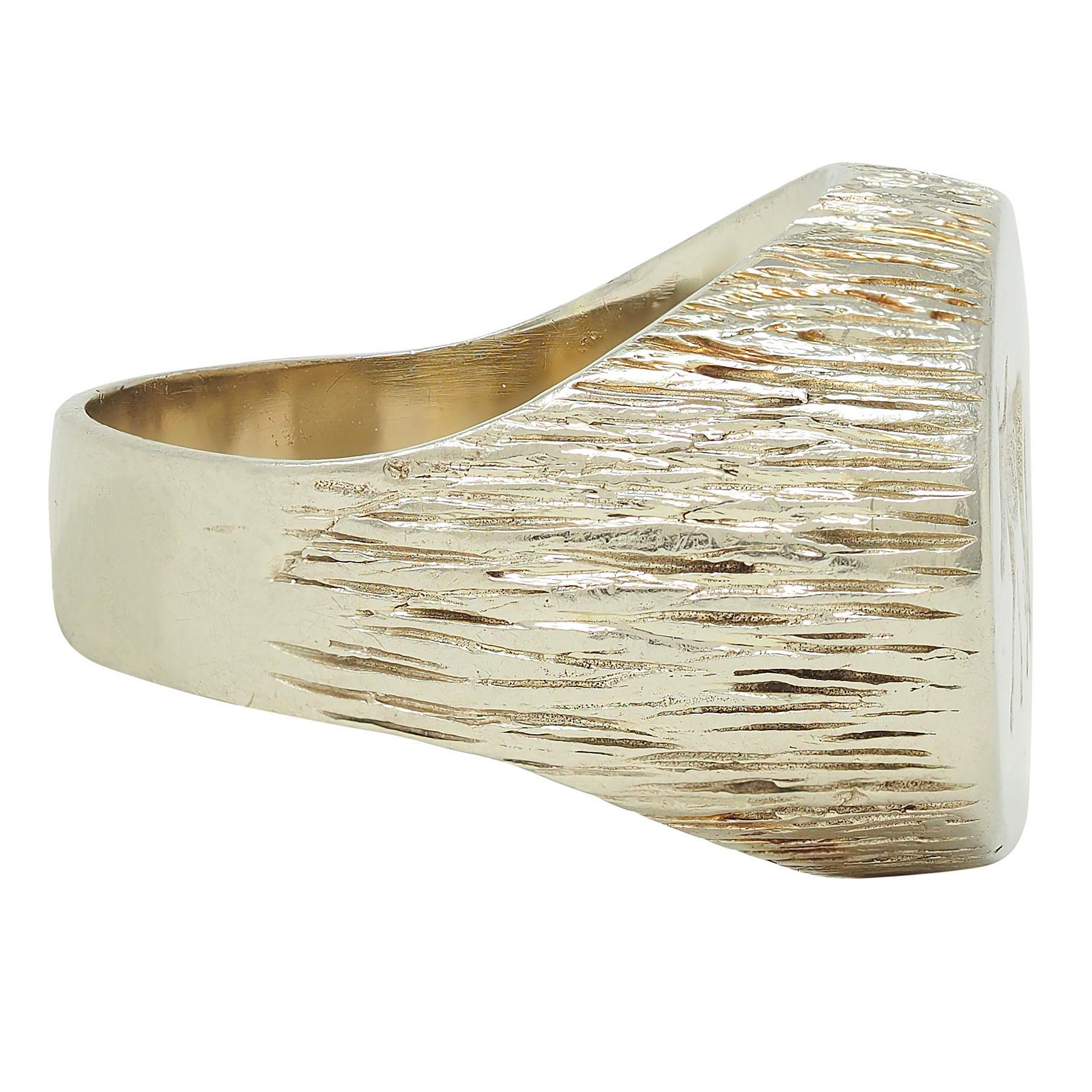 Edoardiano Anello Edwardiano in oro bianco 14 carati con incisione a volpe unisex in vendita