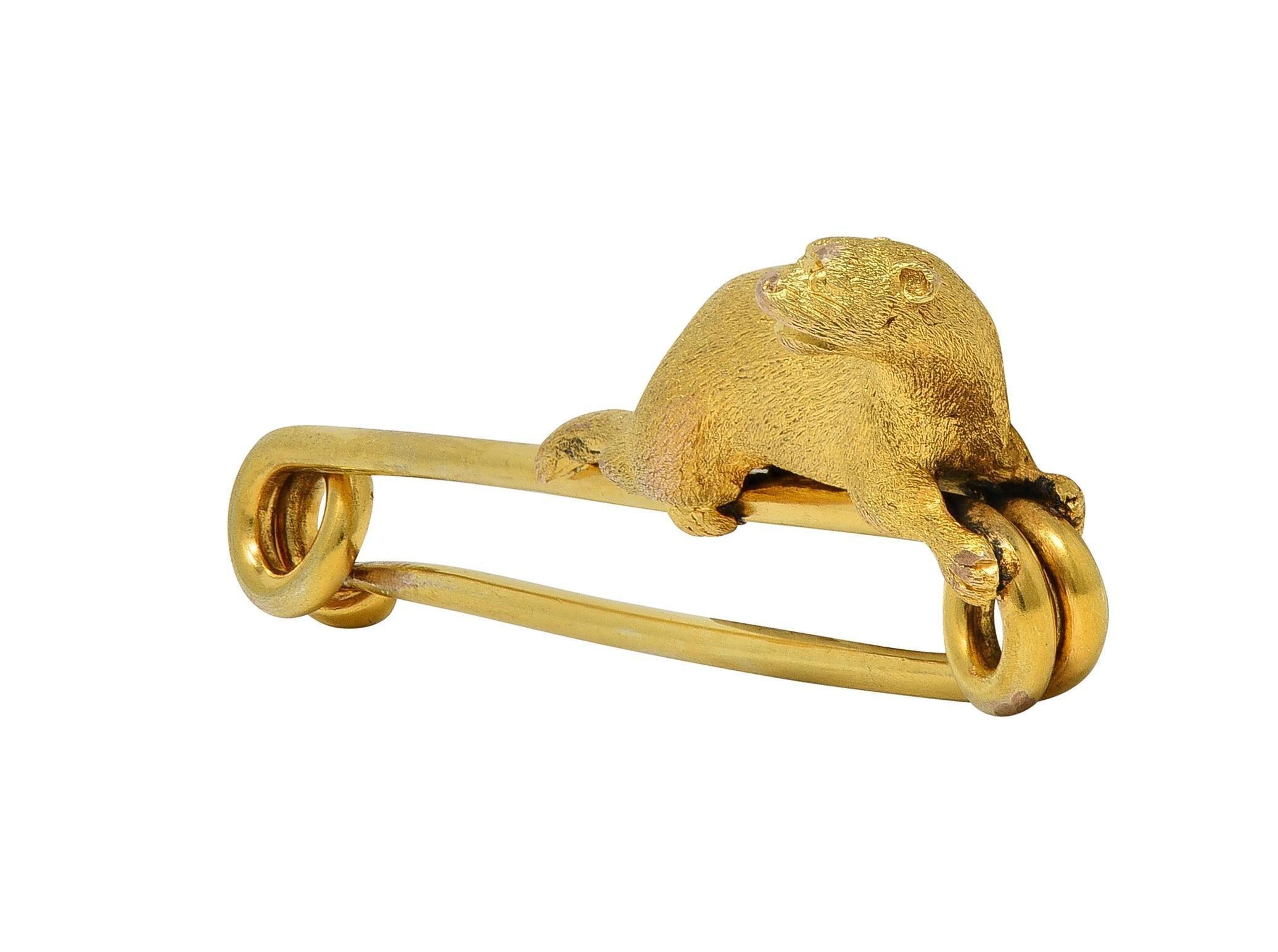 Broche Eduardiano de Oro Amarillo de 14 Kilates Antiguo con Barra de Nutria Unisex en Excelente estado para la venta en Philadelphia, PA